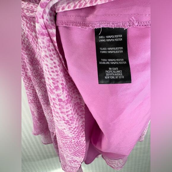 Tahari Arthur Levine Pink Snakeskin Print Ruffle Wrap V-Neck Mini Dress Size 10 - Picture 4 of 7